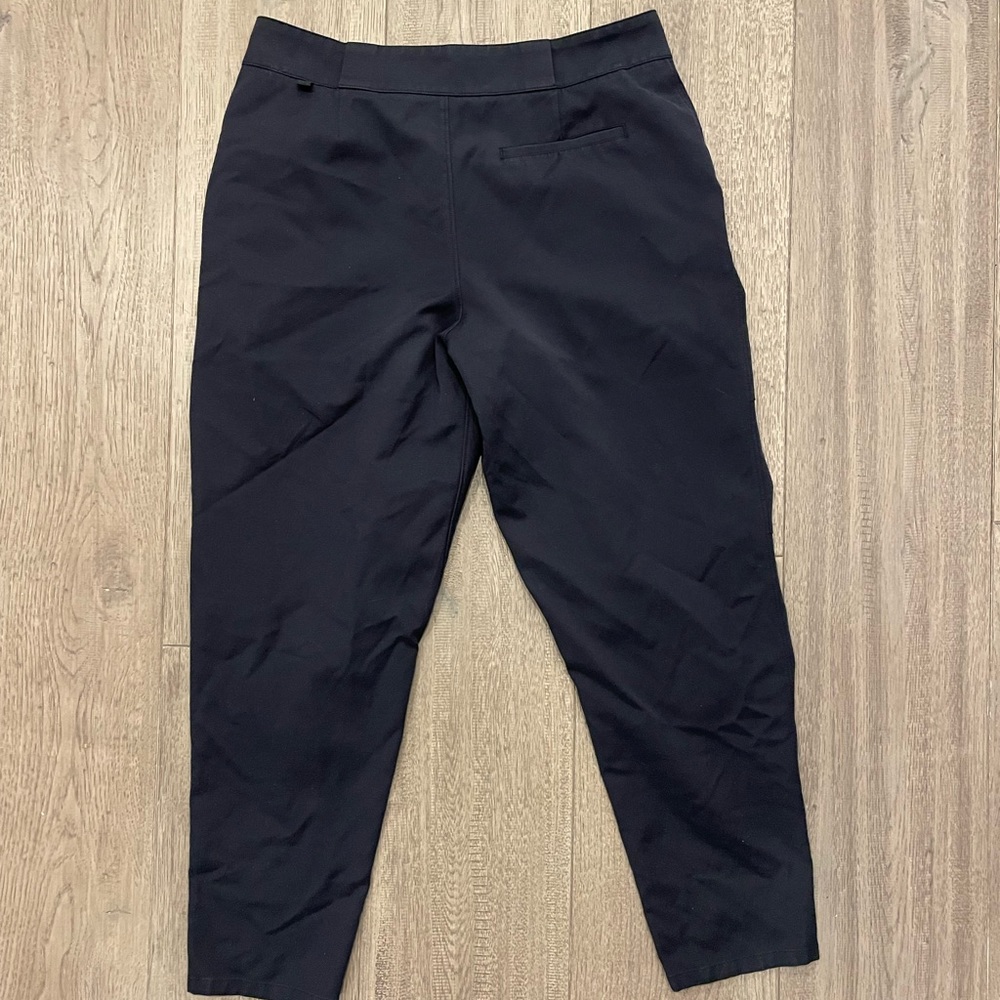 Lululemon older style trouser size 6